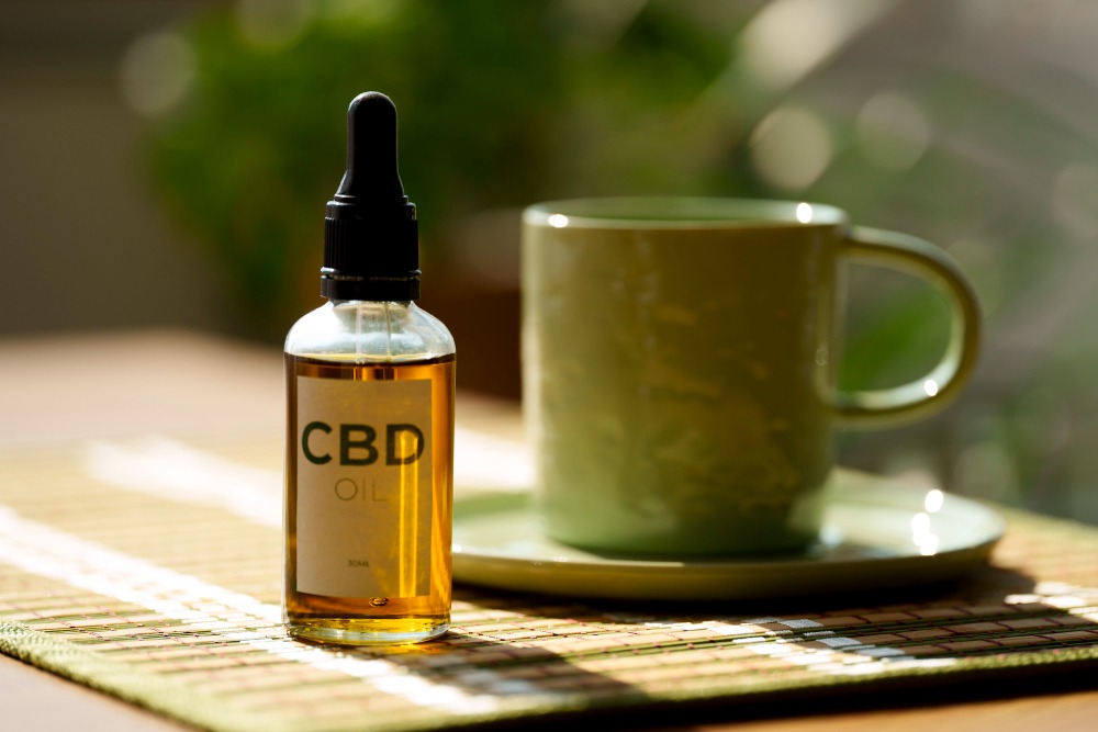 gros-plan-bouteille-huile-cbd