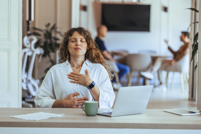 10 techniques de respiration anti-stress à adopter au travail