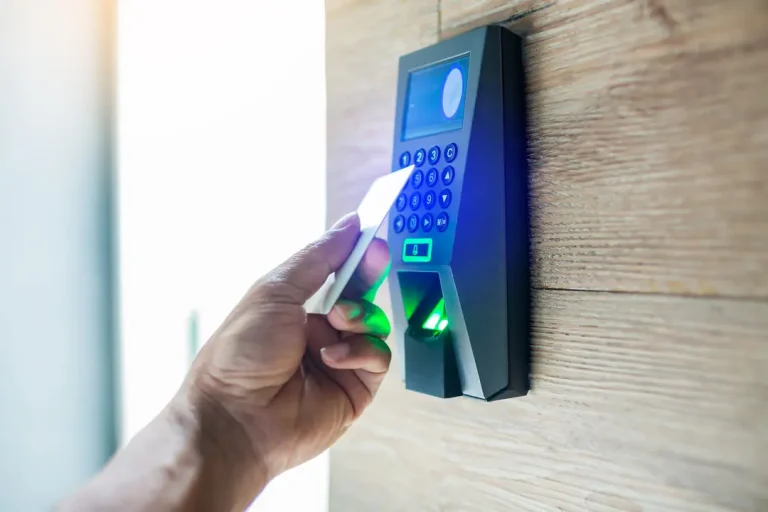 Télécommandes, claviers & badges – Contrôle sécurisé